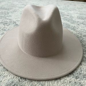 GigiPip Billie Hat Taupe
